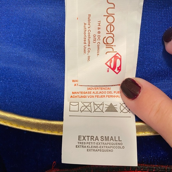 Supergirl costume - Picture 5 of 7